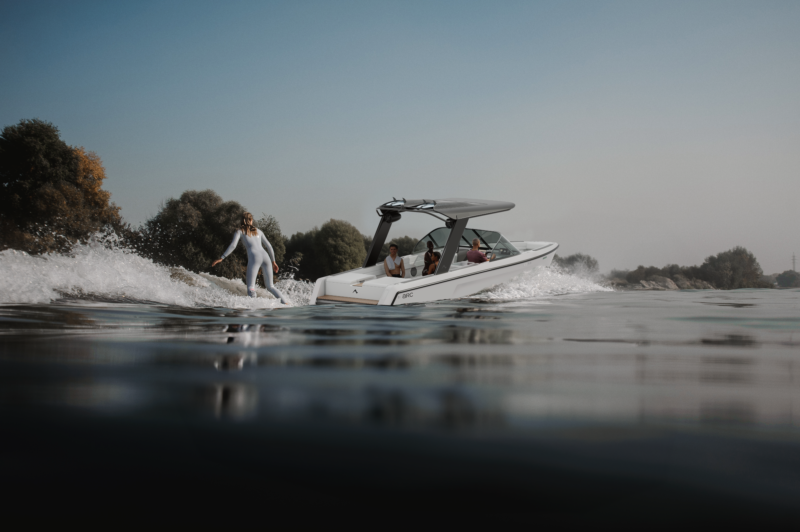 Arc Sport electric wake boat