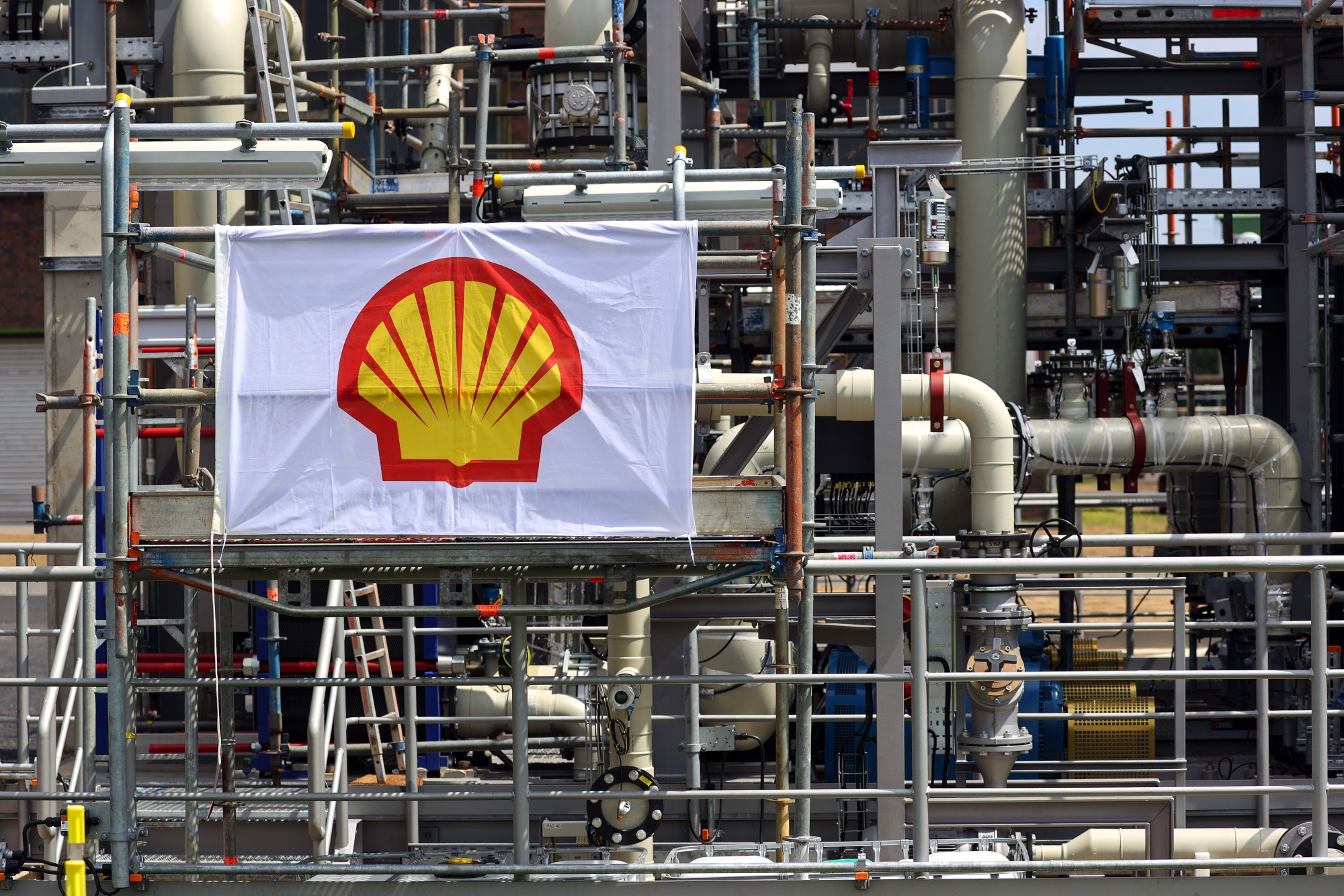 Shell initiated its&nbsp;plan&nbsp;to become a net-zero company in 2020 under previous CEO&nbsp;Ben van Beurden.