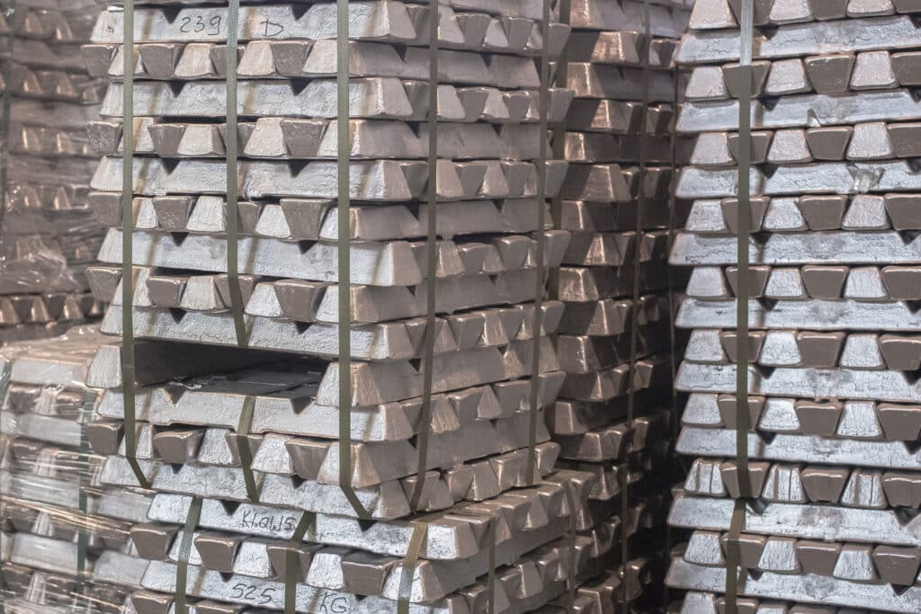 aluminum ingot stack